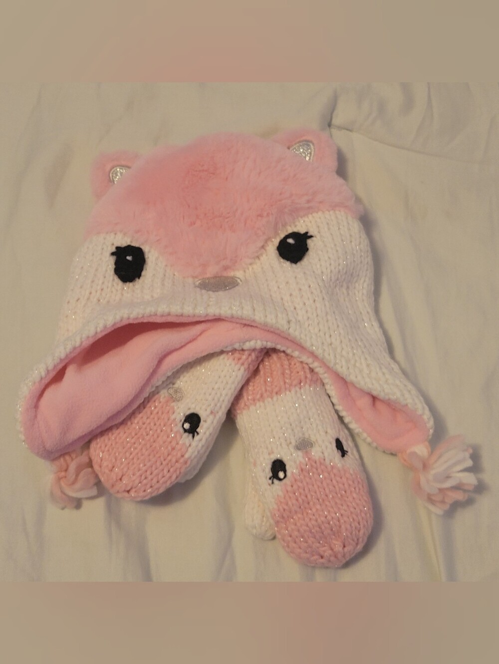 NWT- Kids Size 2T/3T Winter Hat w/ Mittens Beanie, Gloves, Girls, Toddler Mitts